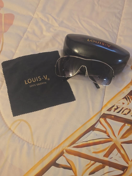 louis- valentin Other - LOUIS - V SUN GLASSES